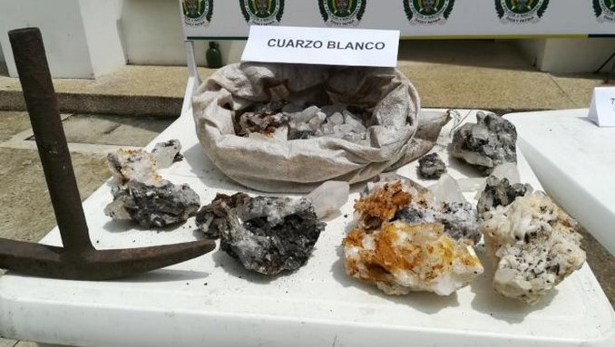 FOTOS: Así cayeron 'Los Cuarzos', banda que extraía ilegalmente minerales utilizando explosivos 3 Así cayeron 'Los Cuarzos', banda que extraía ilegalmente minerales utilizando explosivos