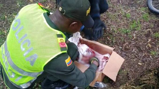 Auxiliares de Policía rescataron a una recién nacida abandonada en Bogotá