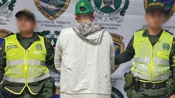 FOTOS: En latas de cerveza, así iban camuflados 15 kilos de marihuana 3 En latas de cerveza, así iban camuflados 15 kilos de marihuana en el Valle del Cauca