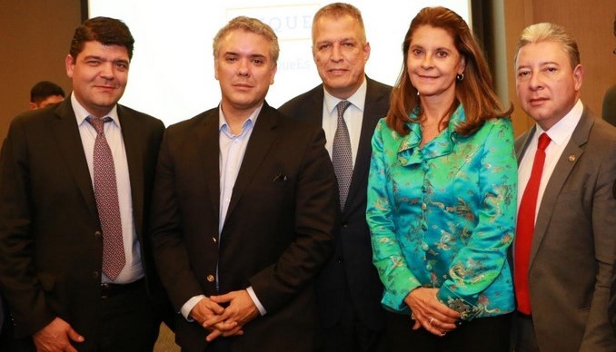 Con Ivan Duque, oficializa adhesión el senador conservador Juan Diego Gómez y los representantes conservadores Nicolás Albeiro Echeverry, Germán Blanco y Horacio Gallón