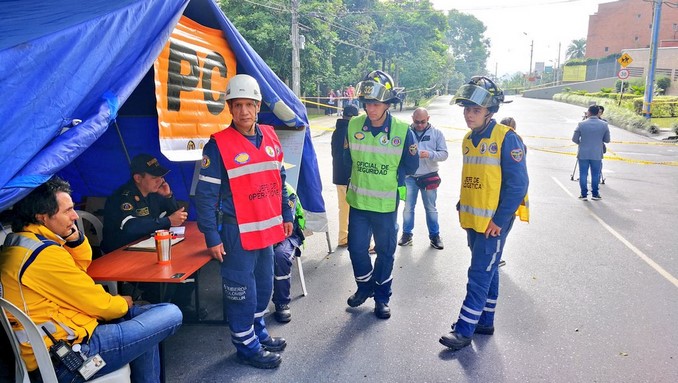 Evacuación edificio Loma de los Bernal