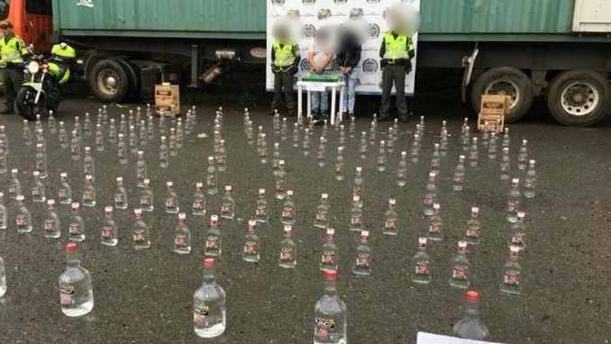 Incautadas más de 1.500 botellas de licor adulterado y una gran cantidad de munición