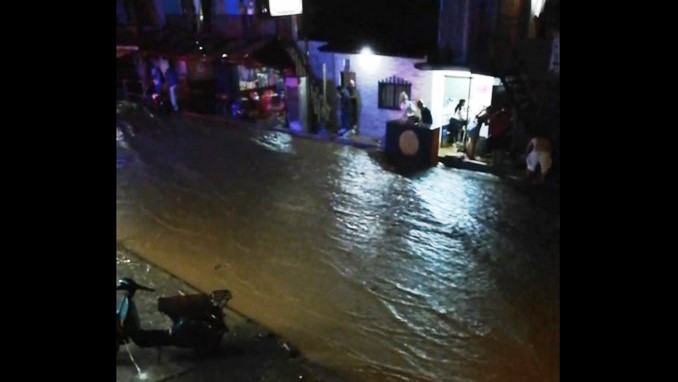Lluvias de las últimas horas causaron inundaciones en el barrio Zamora en Bello