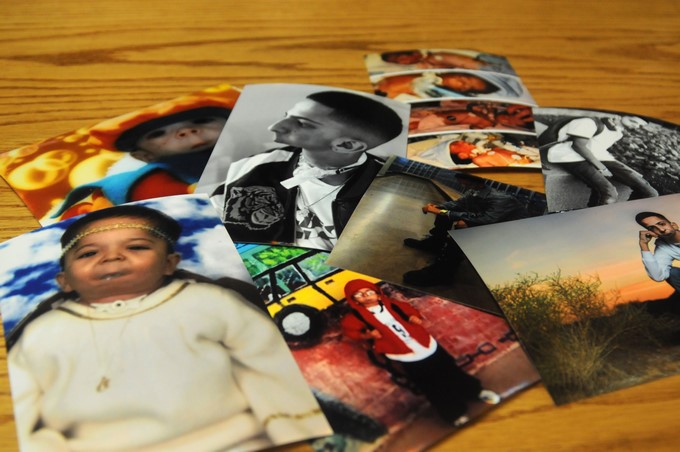 fotografías del joven de raíces mexicana Isaiah Acosta durante una visita de Efe a su casa en Phoenix, Arizona (EE.UU.). EFE