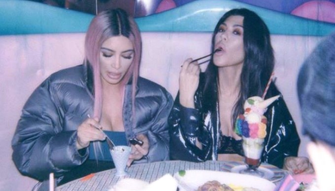 Kim y Kourtney Kardashian/ Tomada de Instagram @kourtneykardash