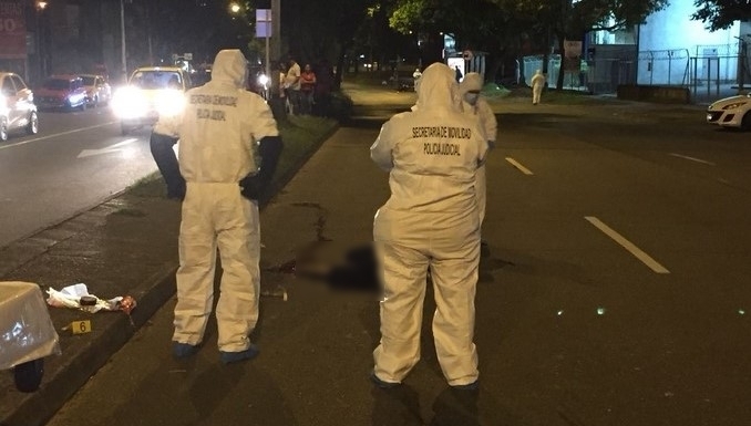 Accidente en la avenida Guayabal dejó una mujer muerta y un motociclista herido