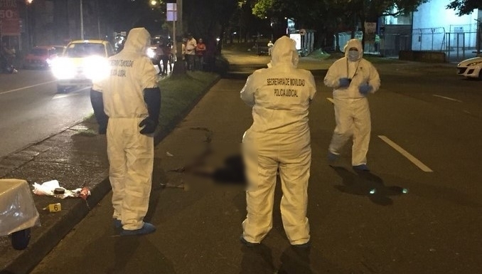 Accidente en la avenida Guayabal dejó una mujer muerta y un motociclista herido