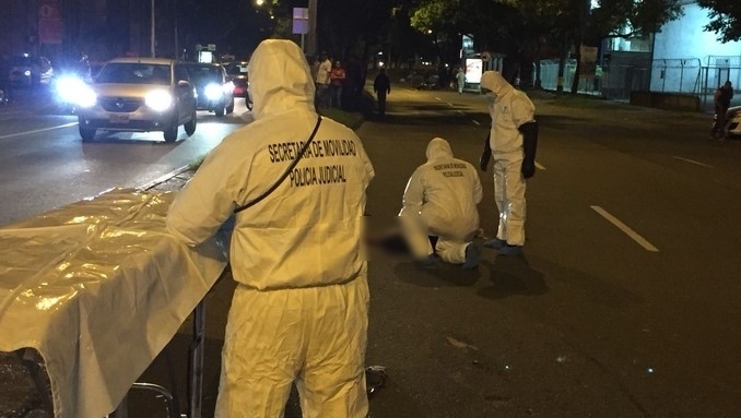 Accidente en la avenida Guayabal dejó una mujer muerta y un motociclista herido