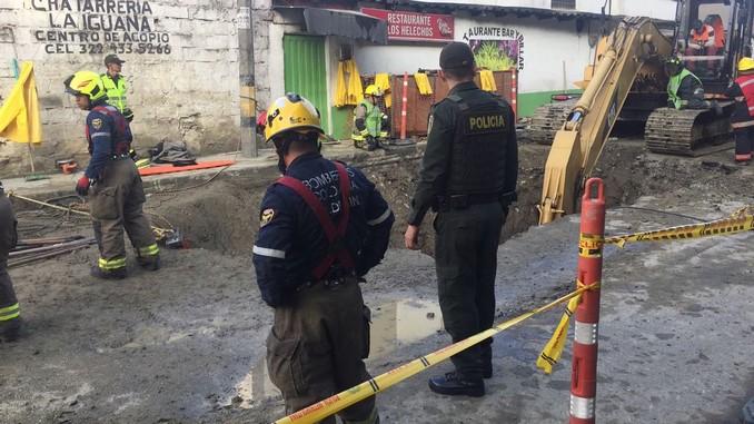 Mueren dos obreros al quedar atrapados en una excavación en La Iguaná