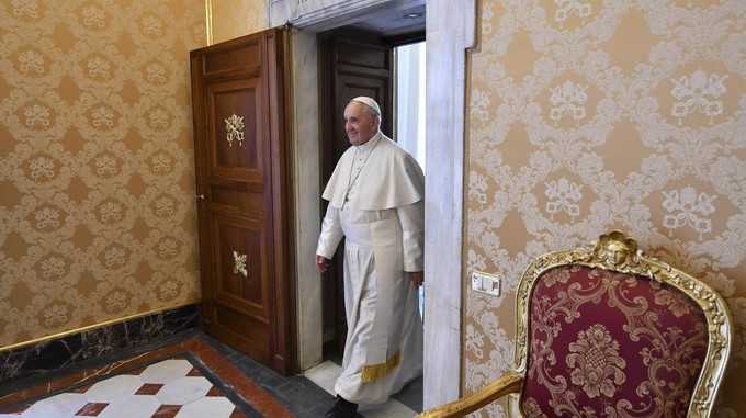 El papa pide empleo digno y que se rechace la “economía de la exclusión”