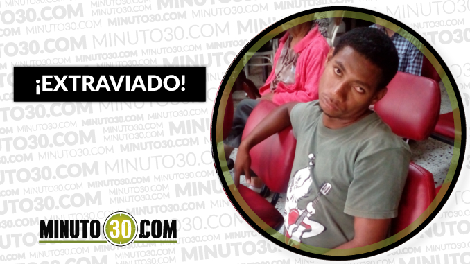 Hombre extraviado en el albergue calor de hogar