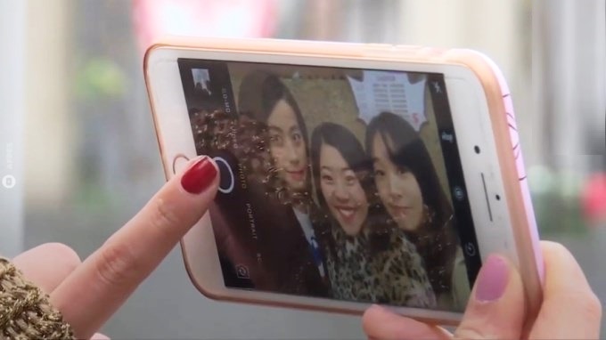 La razón por la que no te gustas en las fotos