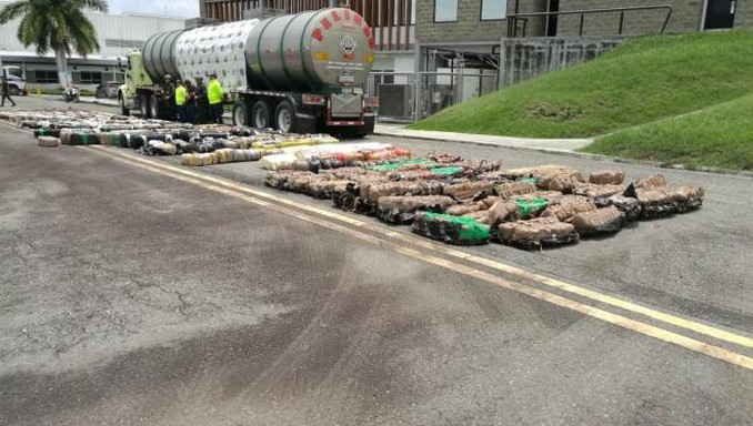 3.5 toneladas de marihuana cripy eran transportadas en un tracto camión cisterna
