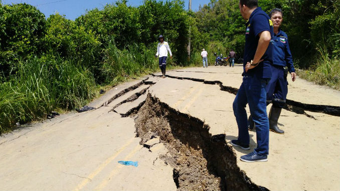 Continúa el trabajo por parte de las entidades competentes en Camilo C para rehabilitar la vía
