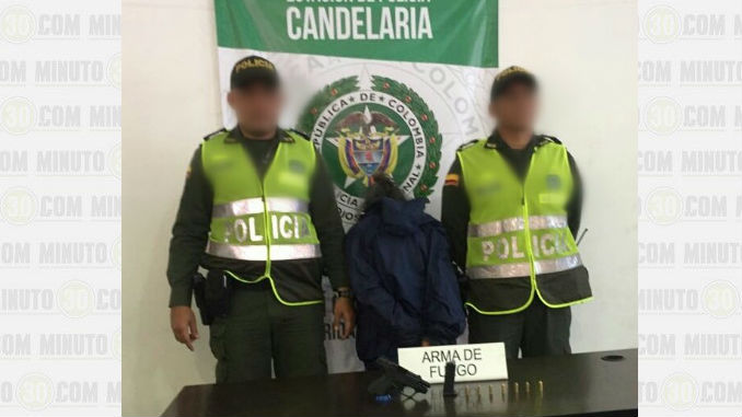FOTOS: Al menos seis capturados en el Centro de Medellín con droga y armas en su poder 2 Capturados_Centro_3