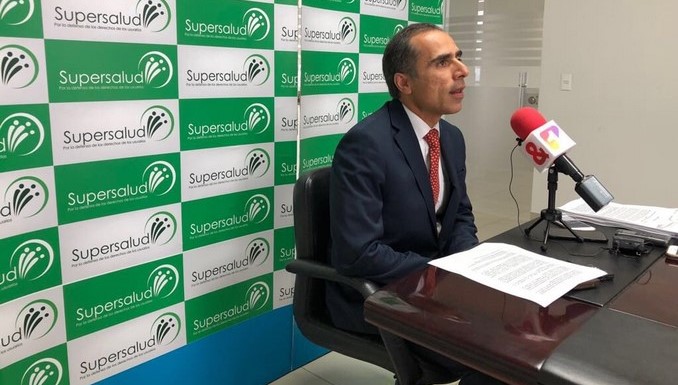 El superintendente Nacional de Salud, Luis Fernando Cruz Araújo