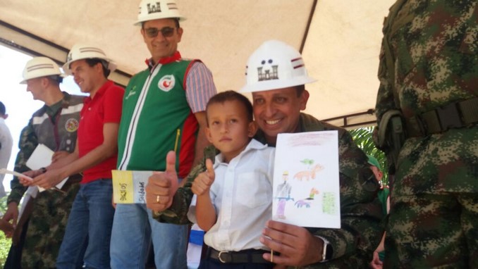 Entregaron puente militar a la comunidad del Ariari