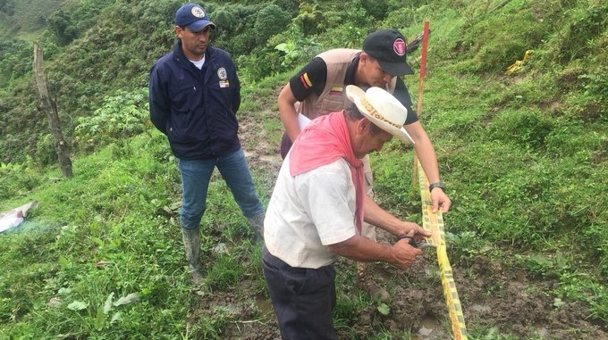 Soldados Desminadores neutralizaron dos artefactos explosivos en Tolima 2 Soldados desminadores