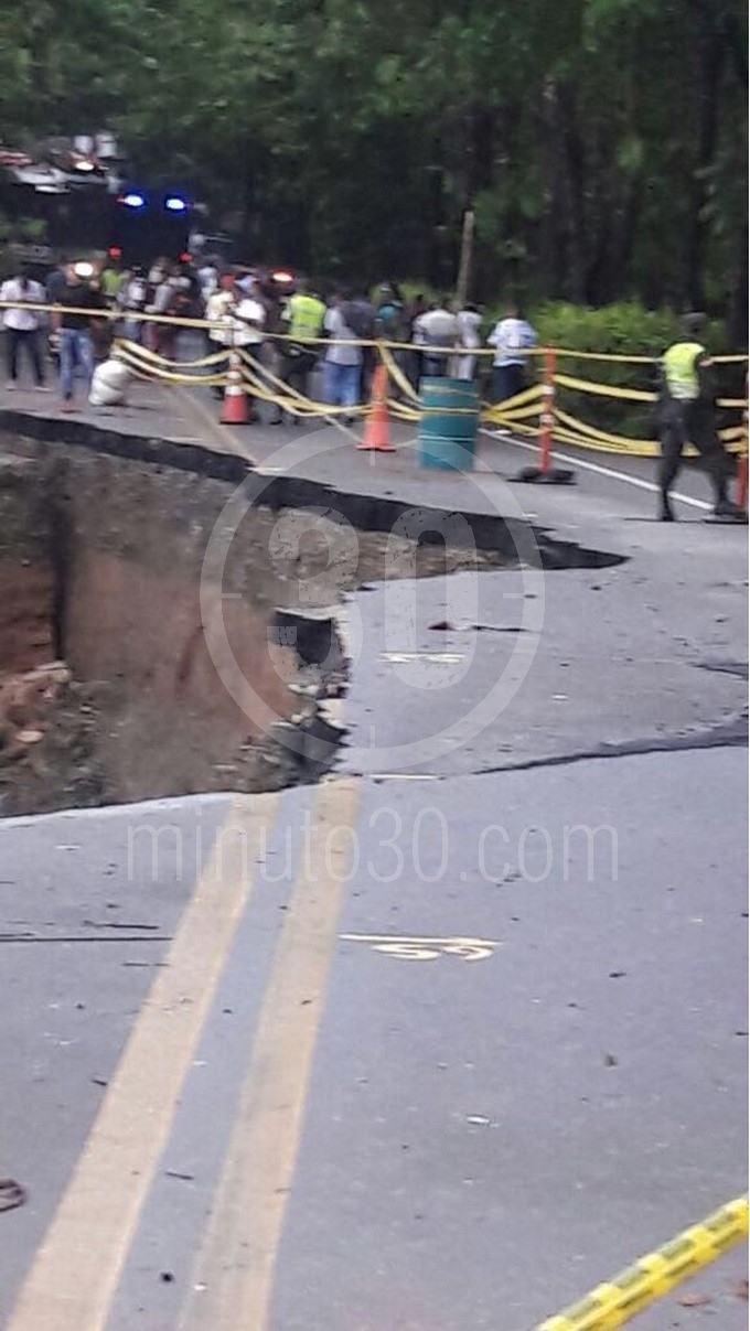 FOTOS: Cierre total de vía a la costa por desprendimiento de la banca entre Cáceres y Caucasia 2 WhatsApp Image 2018 05 01 at 8.10.46 AM1