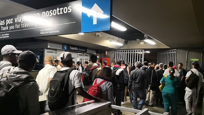 Incidente en el Metro al parecer por persona en la vía 1 WhatsApp Image 2018 05 05 at 7.48.09 PM1