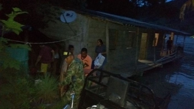 FOTOS: Ejército Nacional acompaña a la comunidad en emergencia de Puerto Valdivia