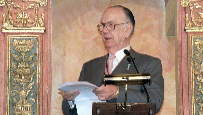 r Camilo José Cela, en el púlpito, leyendo un discurso. EFE/Archivo