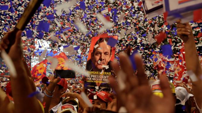 Candidatos presidenciales colombianos empiezan a bajar telón de sus campañas