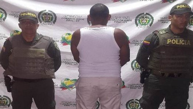 Le ofreció dinero a un policía para que no le apagara un equipo de sonido en medio de un 'pickup'