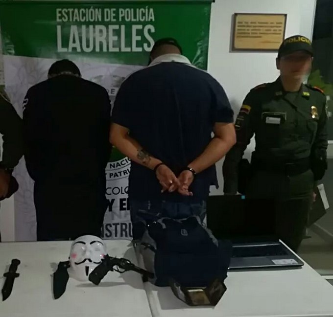EN FOTO: Cuando llevas las series a otro nivel, los cogieron robando con máscaras 5 capturados 1