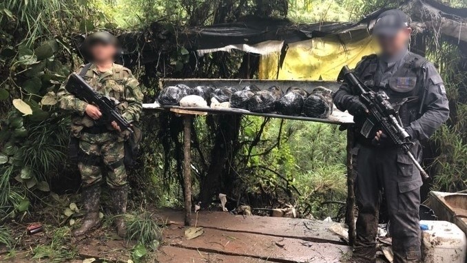 En las goteras de Bogotá las autoridades hallaron un centro móvil de producción de cocaína