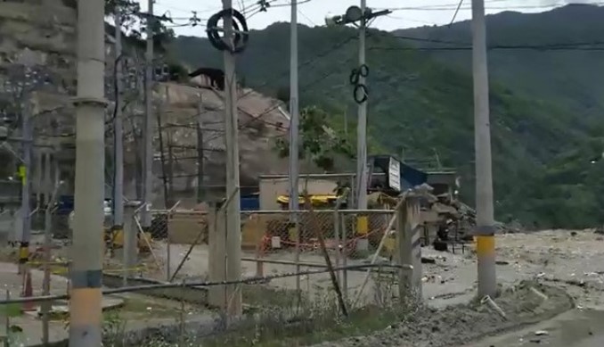 VIDEOS: Aguas del río Cauca comenzaron a salir por el túnel de entrada a casa de máquinas