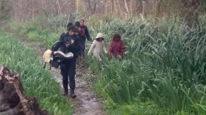 FOTOS: Cinco niños fueron rescatados en un bosque luego de ser abandonados por su madre