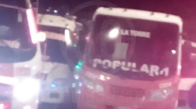 EN FOTOS: Se chocaron tres busetas junto a la estación Hospital