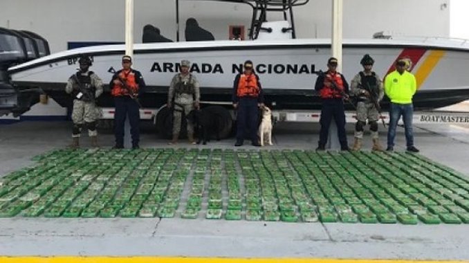 En una playa de Cartagena las autoridades incautaron media tonelada de cocaína
