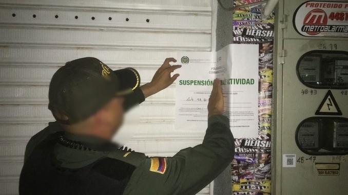 VIDEO Y FOTOS: Unos suspendidos y otros clausurados tras operativos en locales comerciales en la Comuna 13 2 Unos suspendidos y otros clausurados tras operativos en locales comerciales en la Comuna 13