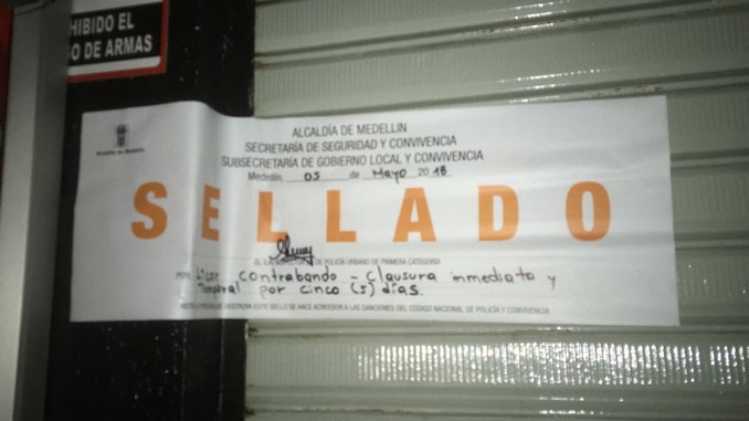 VIDEO Y FOTOS: Unos suspendidos y otros clausurados tras operativos en locales comerciales en la Comuna 13 3 Unos suspendidos y otros clausurados tras operativos en locales comerciales en la Comuna 13