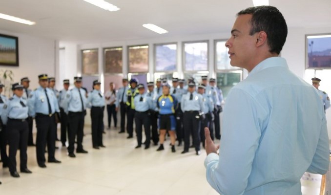 Con 'cultas' las autoridades de tránsito de Medellín premian a los conductores ejemplares