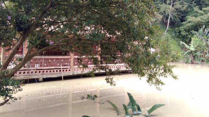 La extensa laguna que se formó en vereda de Caldas por intensas lluvias