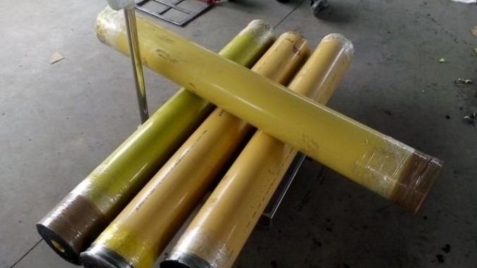 En rollos para enrollar tela las autoridades hallaron 60 kilos de marihuana