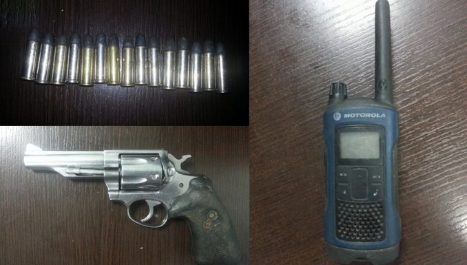 En Peque las autoridades incautaron numeroso material de guerra del 'Clan del Golfo'