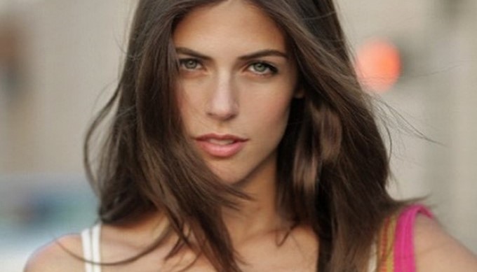 VIDEO: Stephanie Cayo remeda a Shakira y los deja impresionados