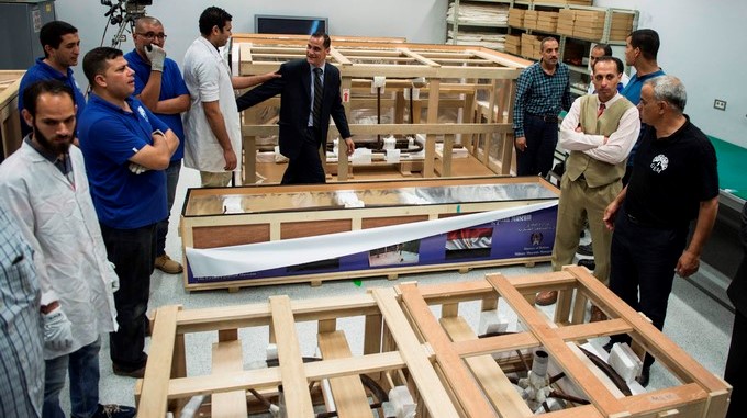 Un carro funerario de Tutankamón fue trasladado al nuevo museo de El Cairo