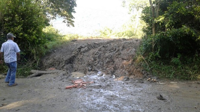 Cierre en vía de Fredonia por pérdida de banca