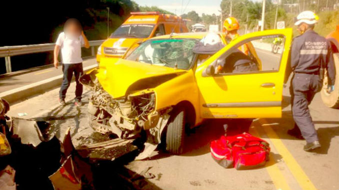 Aparatoso accidente en Rionegro dejó al menos tres personas heridas 1 Accidente_Rionegro