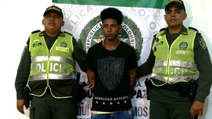 FOTOS: Atracaron a los pasajeros de un taxi en el Centro de Medellín y capturaron a uno de ellos 4 Capturado_Candelaria