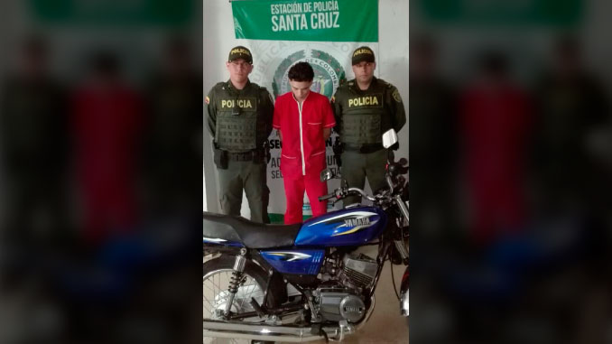 Hombre capturado en Robledo con moto hurtada tenía orden de captura 1 Capturado Policia Medellin