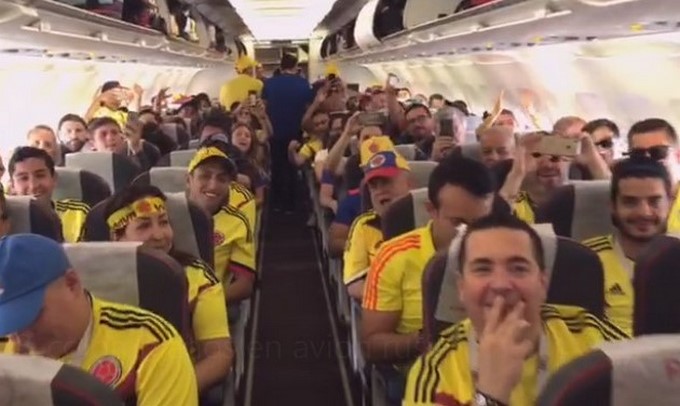 EN VIDEO: ¡Solo buena energía! Así se desplazan los colombianos en Rusia