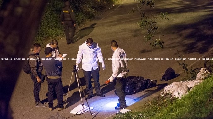 VIDEO y FOTOS: Atado de pies y manos y envuelto en bolsas hallaron cadáver en La Playita 8 Embolsado_La_Playita_7.jpg