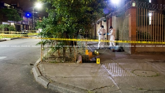 FOTOS: Caminaba con dos hombres por Villa Nueva y uno de ellos desenfundó un arma de fuego y le causó la muerte 9 Homicidio_Villa_Nueva_3.jpg