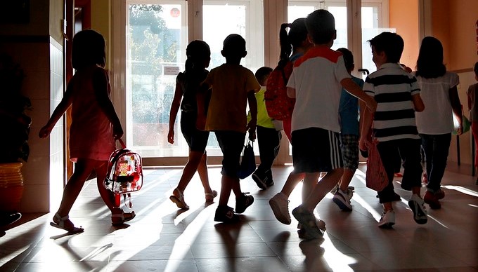 Mamá pudo demostrar que su hija era maltratada en el colegio tras esconder una grabadora en su cabello